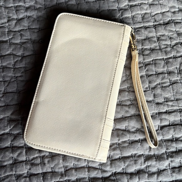 Like new Nightmare Before Christmas wallet - Picture 2 of 3